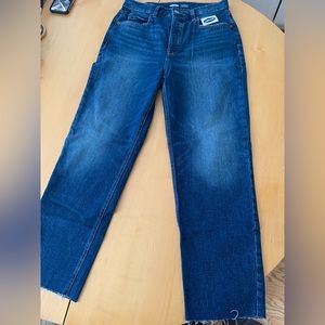 NWT Old Navy Sky-Hi Straight Extra High Rise Jean 10